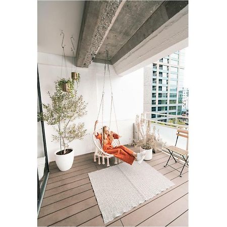 Mayu Tokyo Woman Bagian luar foto